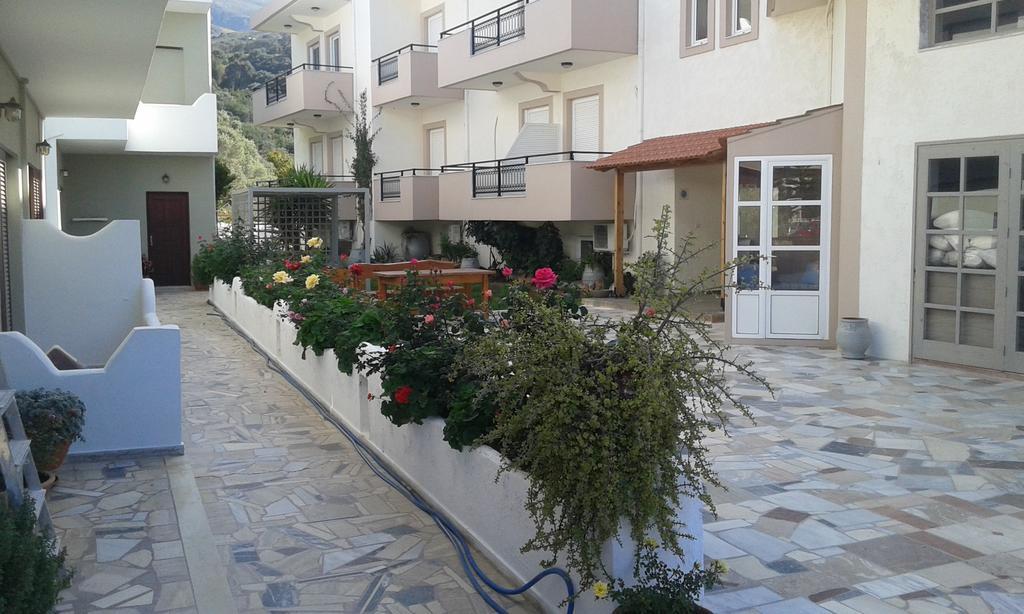 Pension Kyriakos Плакиас Экстерьер фото